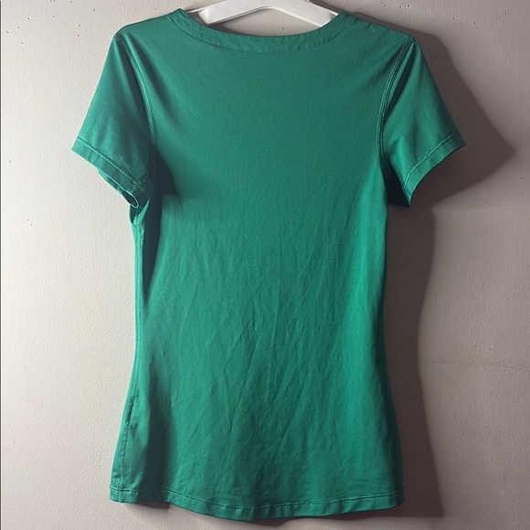 Nike Dri-Fit Green Fitted Short Sleeve T-Shirt - Picture 4 of 7